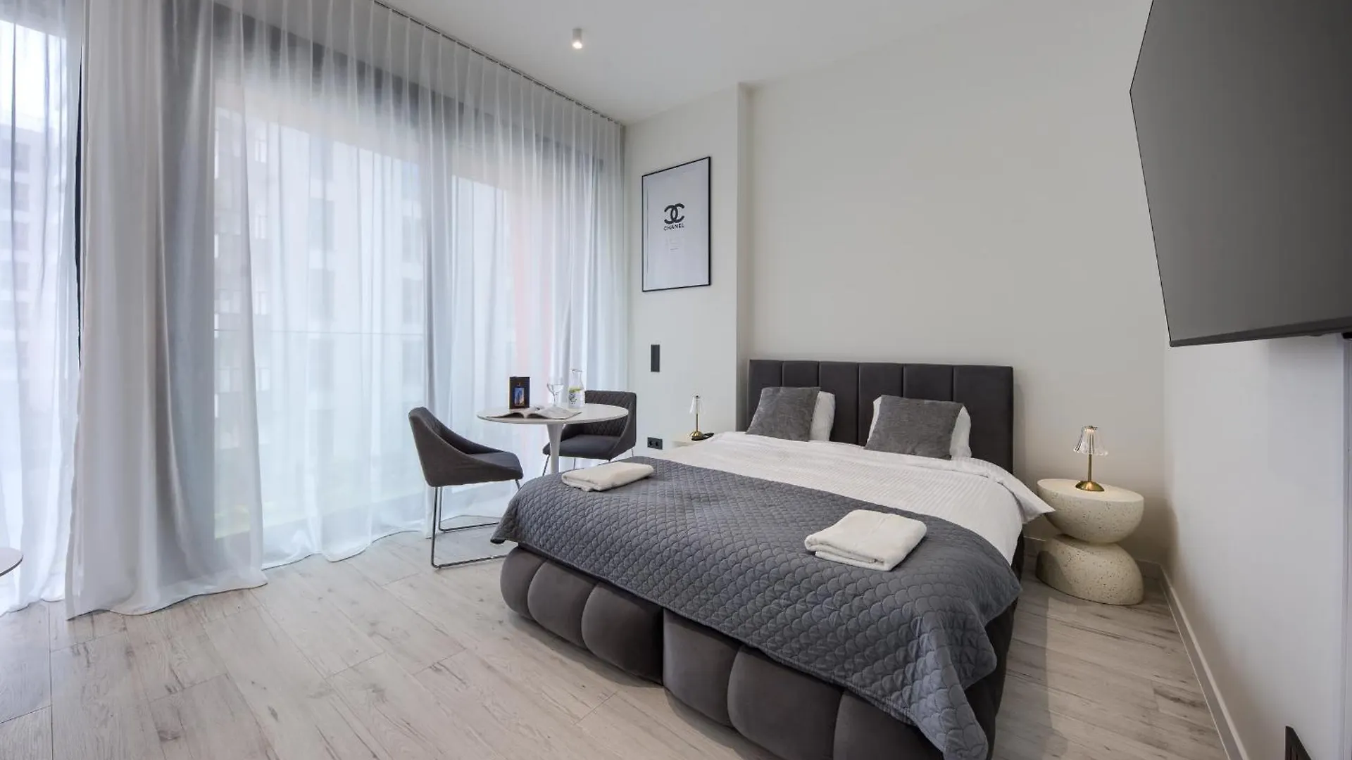 Apartment Towarowa Towers Residences Warschau