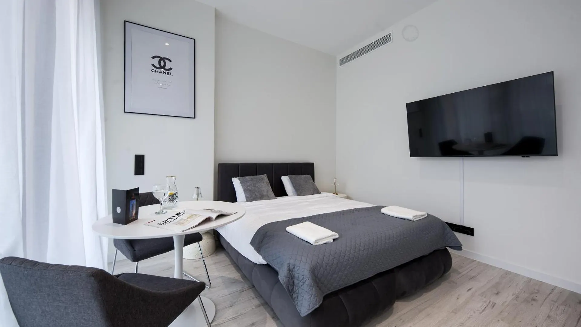 Apartment Towarowa Towers Residences Warschau
